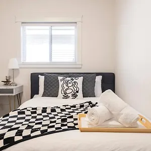  Guest house Si & Daniel Near Yvr Airport & Skytrain Separate Entry Free Parking